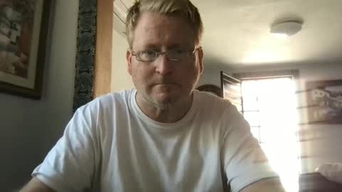 Snapshot of tomascausa chatting on December 17, 7:26 pm Hola online show from December 17, 7:26 pm