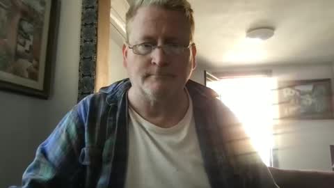 Snapshot of tomascausa chatting on January 10, 6:06 pm Hola online show from January 10, 6:06 pm