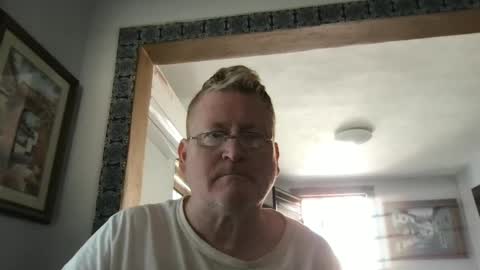 Snapshot of tomascausa chatting on January 31, 6:36 pm Hola online show from January 31, 6:36 pm