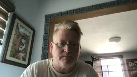 Snapshot of tomascausa chatting on February 7, 9:15 pm Hola online show from February 7, 9:15 pm