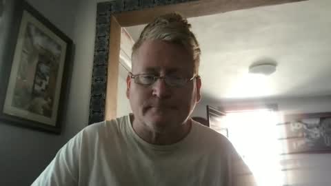 Snapshot of tomascausa chatting on February 12, 6:19 pm Hola online show from February 12, 6:19 pm