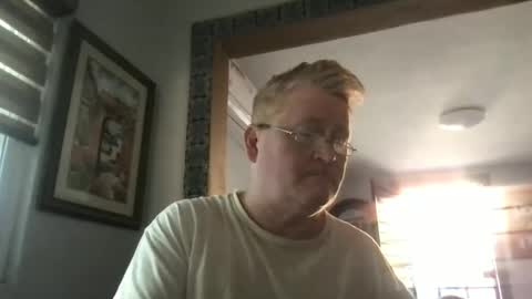 Snapshot of tomascausa chatting on February 13, 4:07 pm Hola online show from February 13, 4:07 pm