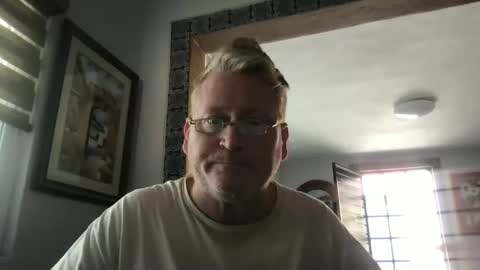 Snapshot of tomascausa chatting on February 13, 7:10 pm Hola online show from February 13, 7:10 pm