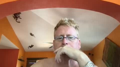 Snapshot of tomascausa chatting on September 17, 6:42 pm Hola online show from September 17, 6:42 pm