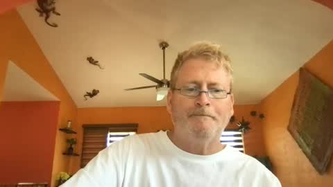 Hola online show from June 15, 9:17 pm