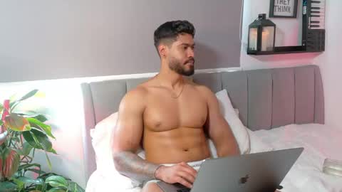 Snapshot of tomasferrer chatting on June 7, 8:12 pm Tomas Ferrer online show from June 7, 8:12 pm