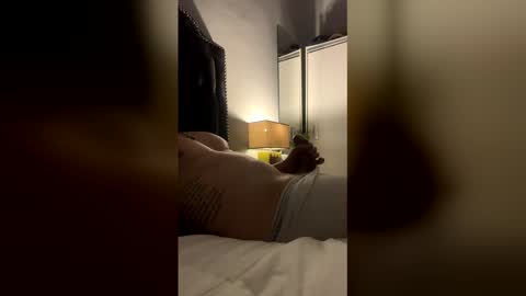 Snapshot of tomassshelby chatting on March 22, 4:05 am tomassshelby online show from March 22, 4:05 am