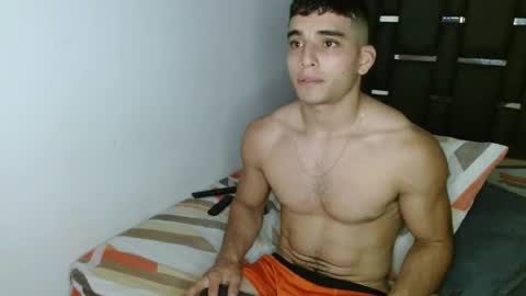 tomaz_18 online show from April 29, 11:22 pm