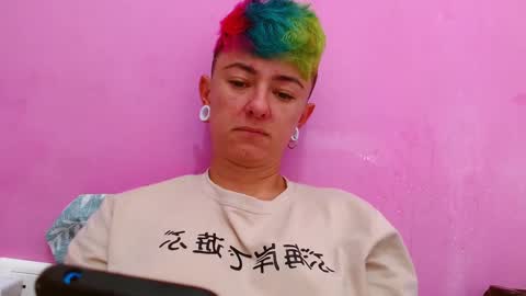 Snapshot of tomboyblue chatting on September 23, 2:42 pm Blue online show from September 23, 2:42 pm