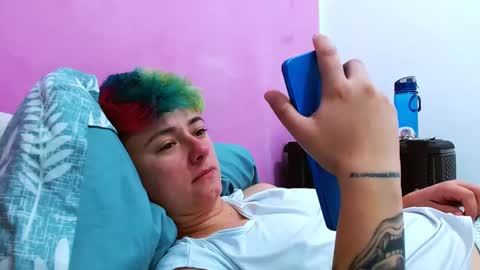 Snapshot of tomboyblue chatting on September 27, 10:48 pm Blue online show from September 27, 10:48 pm