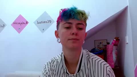 Snapshot of tomboyblue chatting on October 19, 4:51 pm Blue online show from October 19, 4:51 pm