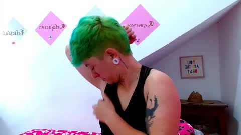 Snapshot of tomboyblue chatting on October 29, 1:13 pm Blue online show from October 29, 1:13 pm