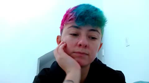 Snapshot of tomboyblue chatting on November 12, 2:39 pm Blue online show from November 12, 2:39 pm