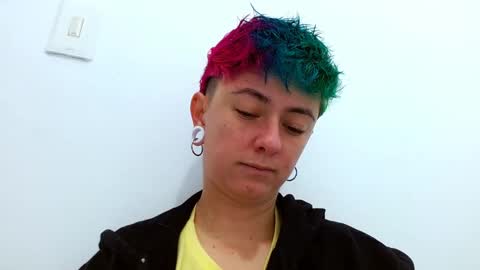 Snapshot of tomboyblue chatting on November 20, 1:00 pm Blue online show from November 20, 1:00 pm