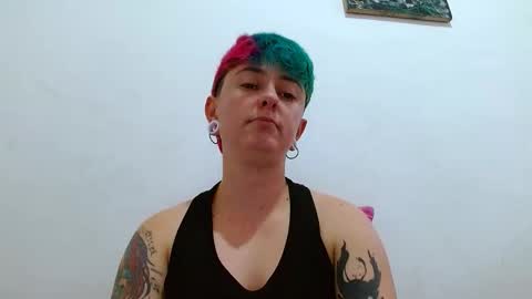 Snapshot of tomboyblue chatting on November 27, 8:44 pm Blue online show from November 27, 8:44 pm