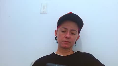 Snapshot of tomboyblue chatting on April 4, 6:27 pm Blue online show from April 4, 6:27 pm