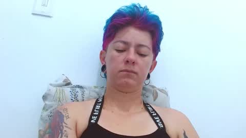 Snapshot of tomboyblue chatting on April 5, 1:41 pm Blue online show from April 5, 1:41 pm