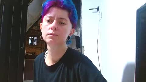 Snapshot of tomboyblue chatting on April 6, 4:10 am Blue online show from April 6, 4:10 am