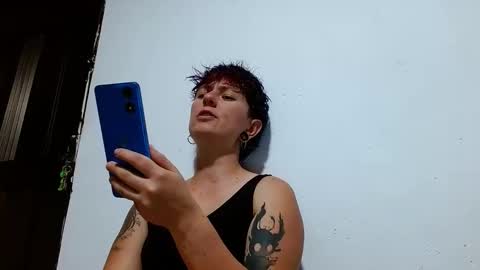 Snapshot of tomboyblue chatting on May 2, 12:48 am Blue online show from May 2, 12:48 am