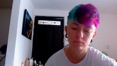 Snapshot of tomboyblue chatting on May 19, 6:25 pm Blue online show from May 19, 6:25 pm