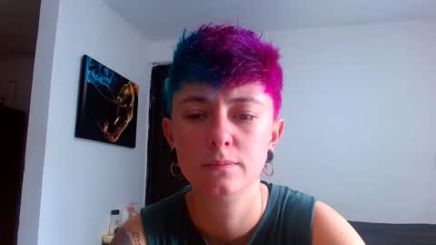 Snapshot of tomboyblue chatting on May 21, 6:04 pm Blue online show from May 21, 6:04 pm