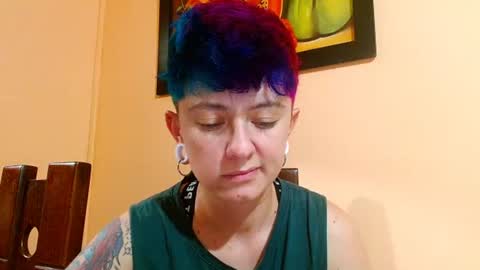 Snapshot of tomboyblue chatting on June 19, 2:38 am Blue online show from June 19, 2:38 am