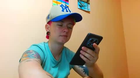 Snapshot of tomboyblue chatting on July 23, 4:21 am Blue online show from July 23, 4:21 am