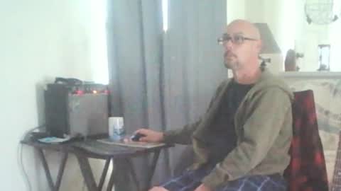 Snapshot of tomcatsawyer chatting on November 18, 3:16 pm sirmuggsalot online show from November 18, 3:16 pm