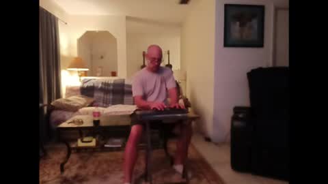 Snapshot of tomcatsawyer chatting on November 27, 7:10 am sirmuggsalot online show from November 27, 7:10 am