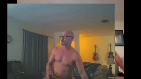 Snapshot of tomcatsawyer chatting on December 3, 1:13 am sirmuggsalot online show from December 3, 1:13 am