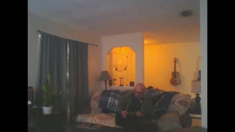 Snapshot of tomcatsawyer chatting on December 4, 8:01 am sirmuggsalot online show from December 4, 8:01 am