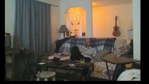 Snapshot of tomcatsawyer chatting on December 13, 10:26 pm sirmuggsalot online show from December 13, 10:26 pm