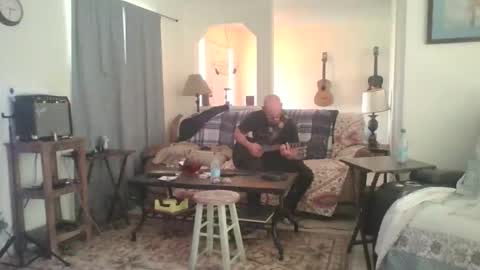 Snapshot of tomcatsawyer chatting on December 14, 7:29 pm sirmuggsalot online show from December 14, 7:29 pm