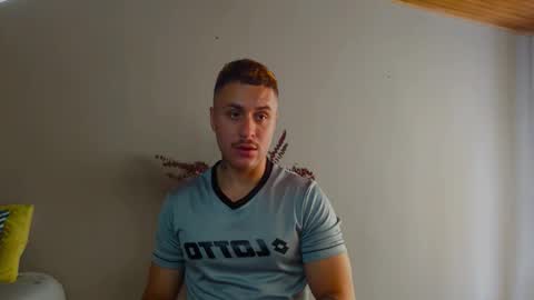 Snapshot of tomdavisxl chatting on October 7, 4:26 pm tomDavisXl online show from October 7, 4:26 pm