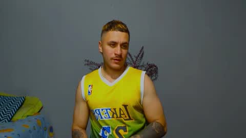 Snapshot of tomdavisxl chatting on October 9, 12:52 am tomDavisXl online show from October 9, 12:52 am