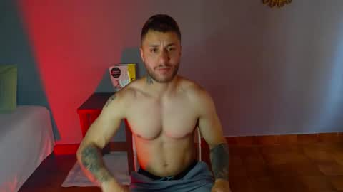 Snapshot of tomdavisxl chatting on October 20, 9:59 pm tomDavisXl online show from October 20, 9:59 pm