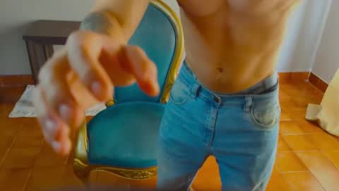 Snapshot of tomdavisxl chatting on October 27, 4:33 pm tomDavisXl online show from October 27, 4:33 pm