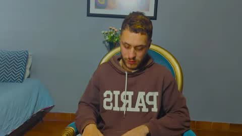 Snapshot of tomdavisxl chatting on November 12, 12:44 am tomDavisXl online show from November 12, 12:44 am