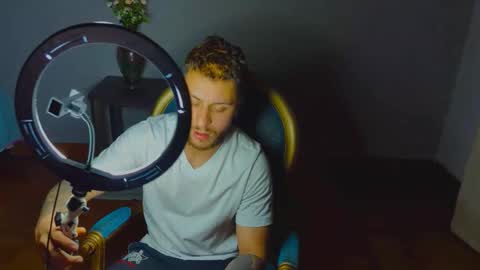 Snapshot of tomdavisxl chatting on November 19, 11:05 pm tomDavisXl online show from November 19, 11:05 pm