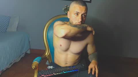 Snapshot of tomdavisxl chatting on November 29, 12:13 am tomDavisXl online show from November 29, 12:13 am