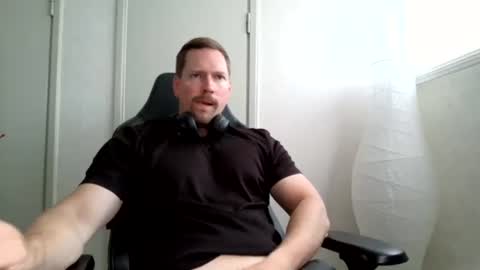 tomfin95 online show from July 8, 9:36 am