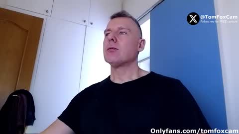 Snapshot of tomfoxcam chatting on November 1, 10:06 am Tom Fox online show from November 1, 10:06 am