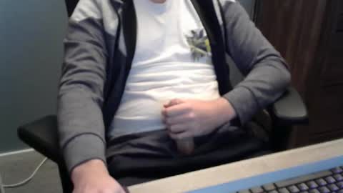 Snapshot of tomin3m chatting on October 10, 11:04 pm tomin3m online show from October 10, 11:04 pm