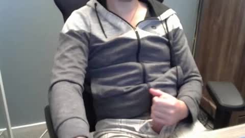 Snapshot of tomin3m chatting on October 16, 6:31 pm tomin3m online show from October 16, 6:31 pm