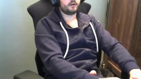 Snapshot of tomin3m chatting on November 10, 5:34 pm tomin3m online show from November 10, 5:34 pm