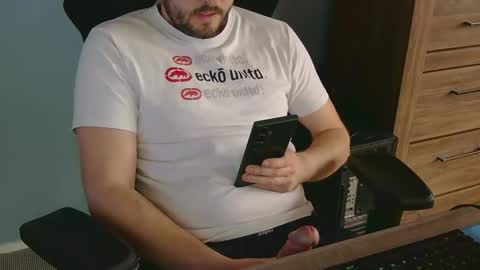 Snapshot of tomin3m chatting on March 14, 2:00 pm tomin3m online show from March 14, 2:00 pm