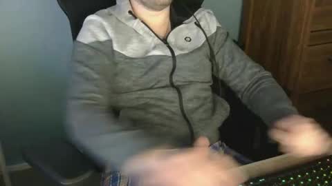 Snapshot of tomin3m chatting on March 25, 5:08 pm tomin3m online show from March 25, 5:08 pm