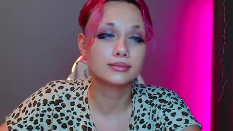 Snapshot of tommioo7 chatting on January 24, 12:31 am Galadriel online show from January 24, 12:31 am