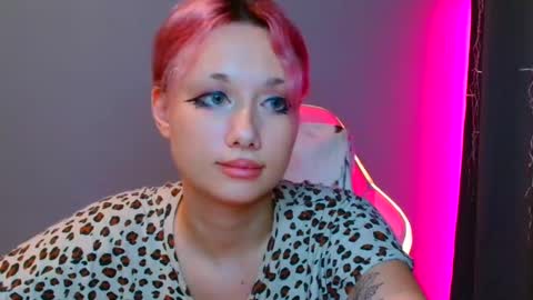 Snapshot of tommioo7 chatting on February 1, 8:18 am Galadriel online show from February 1, 8:18 am