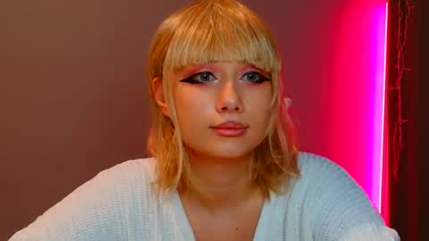 Snapshot of tommioo7 chatting on February 6, 9:32 am Galadriel online show from February 6, 9:32 am